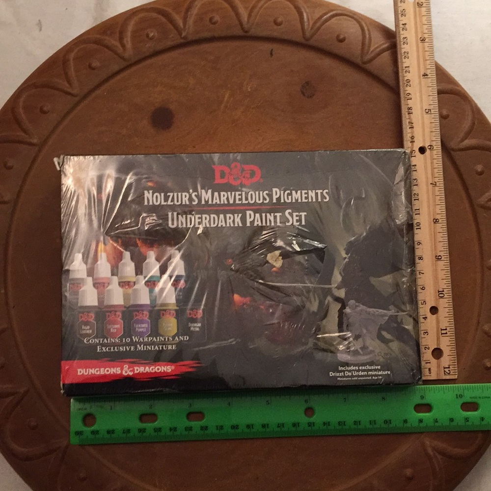 Dungeons and dragons paint set